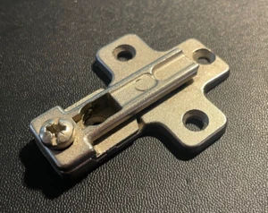 Grass 131 Grundplatte Slide On 1000 Serie Scharnier - verstellbar / Drehverschluss - Bild 1 von 9