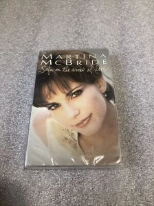 Martina McBride – Safe In The Arms Of Love SEALED CASSETTE Country Music - Imagen 1 de 3