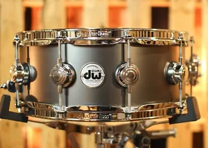 DW 5.5x14 Collector's Satin Black over Brass Snare Drum - DRVD5514SVCBK - Picture 1 of 6