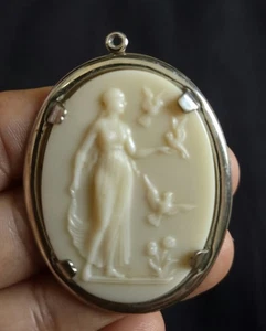 Vintage White Oval Godess Cameo with 3 Doves and Flowers 2" x 1.5" - Picture 1 of 9
