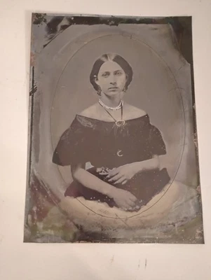 Antique Victorian Whole Plate Tin Type 6x9 ~Portrait of Lady Pearl Necklace - Image 1 of 3