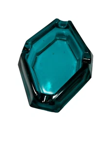 Elegant Teal Glass MCM vintage 50s Diamond Shaped Ashtray Tobacciana Collectable - Picture 1 of 6