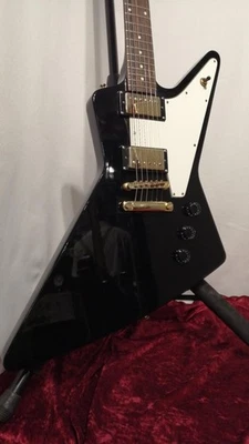 EPIPHONE EXPLORER EBONY Used 2009 Mahogany body Laurel fingerboard w/Gig case - Image 1 of 4