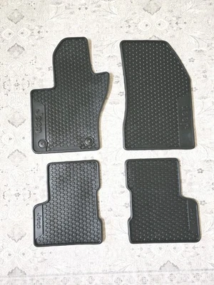 Juego completo de 4 alfombrillas negras para todo clima Jeep Renegade 2015-2023 OEM  Foto 1 de 4