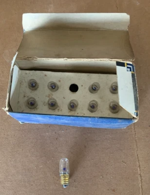 NOS GM  46 HEATER, RADIO, CLOCK BULBS   32-36 Chevy 33-34 Pontiac  119453 - Image 1 of 2