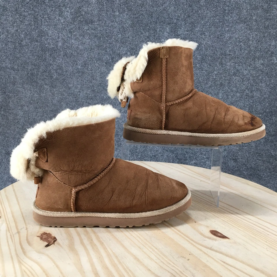 UGG Boots Womens 7 Bailey Bow II Shearling Brown Fur Lined Round Toe Ankle Top - Image 1 of 4