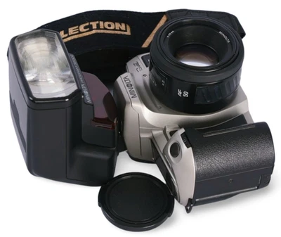 Minolta Alpha Sweet AF 35mm Film SLR c/w AF 50/1.7 STD Lens & 3200i Flash Kit - Image 1 of 4