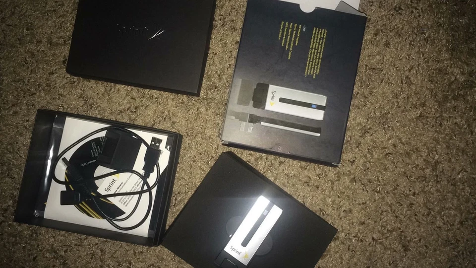 Sprint U300 3G/4G USB Mobile Broadband Modem Aircard - Image 1 of 1