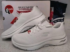 Woman's Size 10 Wide Skechers Performance Go Walk Arch Fit 2.0 Varana White - Picture 1 of 7