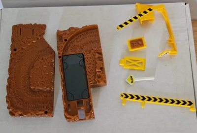 Galoob Micro Machines City Dump Replacement Parts Lot 8pc Terrain & Signs - Image 1 of 4