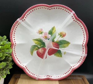 Strawberry Floral FARMHOUSE Style Scalloped MELAMINE Dinner Plates (SET OF 4) - Picture 1 of 6