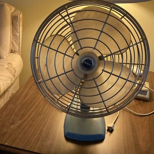 Vintage Nesco Oszillierender Ventilator Modell EA009 blau Metall funktioniert mit beiden Geschwindigkeiten - Bild 1 von 10