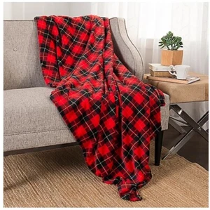 Cozelle 70" x 50" Plush Sherpa Throw w/ Sherpa Trimmed Bag - Picture 1 of 4