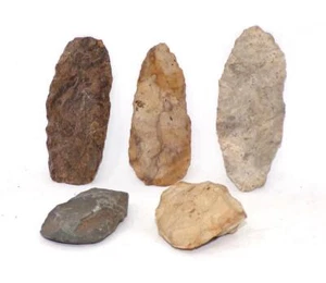 5 NATIVE-AMERICAN STONE ARTIFACTS -3 KNIFES & 2 SCRAPERS -FLINT, CHERT, SLATE(C) - Picture 1 of 2