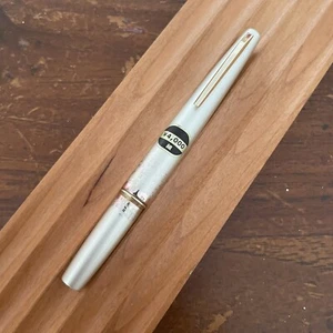 138r Sailor Fountain Pen Pocket Size 21K Gold Nib Made in Japan - Picture 1 of 17