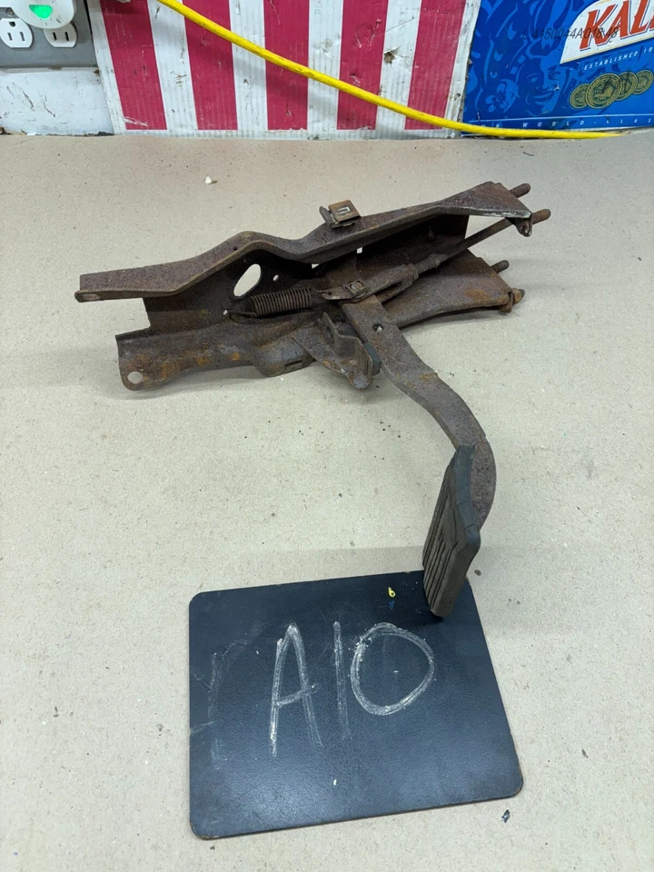 ENSAMBLAJE DE PEDAL DE FRENO AUTOMÁTICO CHEVROLET CHEVELLE EL CAMINO 1966 66 67 GM A BODY Foto 1 de 4