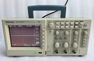 TEKTRONIX TDS 1002B TWO CHENNAI DIGITAL OSCILLOSCOPE 60MHZ/1GS/s FOR TEKTRONIX  - Picture 1 of 9
