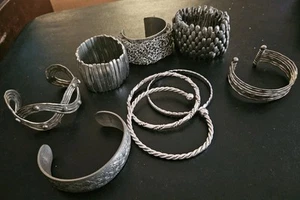 Lot of 9 Costume Jewelry Metal Bracelets - Picture 1 of 8