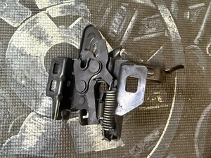 Actuador de liberación de bloqueo de bloqueo de capó Buick Rendezvous 2002-2007 OEM - Imagen 1 de 6