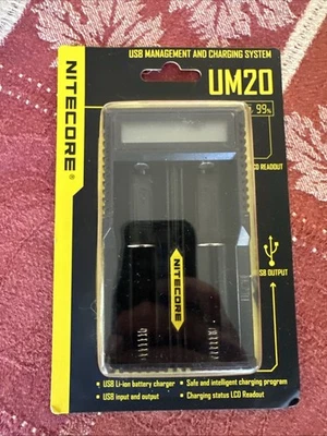 Nitecore UM20 Li-ion Battery Charger - Image 1 of 4