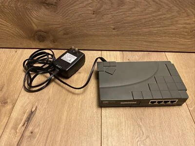 SMC Barricade 4-Port 10/100 Wired Router (SMC7004ABR) Used - Good - Image 1 of 4