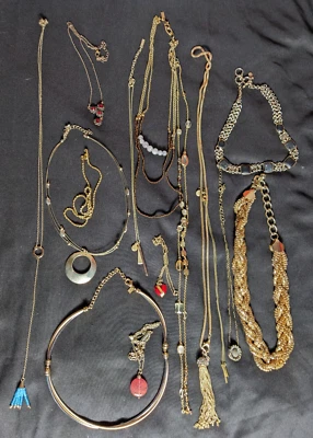 Lote de 15 Collares Firmados Tono Dorado Express Royal 1928 Avon Lady Remington NY Foto 1 de 4