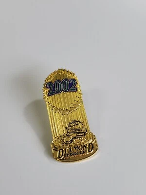 Arizona Diamondbackers 2002 Souvenir Lapel Pin Gold Trophy MLB - Image 1 of 3