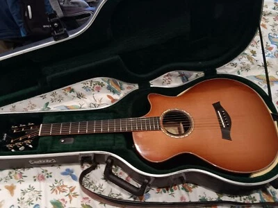 Гитара акустическая Taylor 2011 ограниченный выпуск - Изображение 1 из 3