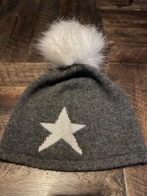 Gorro Hannah Rose 100 % cachemir grafito con estrella de marfil y pompón de piel Foto 1 de 3