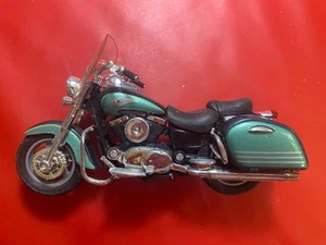 MAISTO 1:18 Modellino Moto KAWASAKI V Verde ruote in gomma - Foto 1 di 6