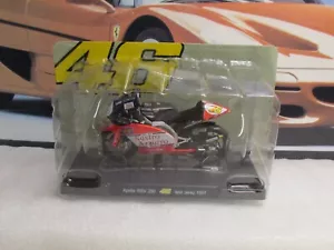 VALENTINO ROSSI COLLECTION - 1997 APRILIA RSV250 V ROSSI - 1/18 scale model - Picture 1 of 5
