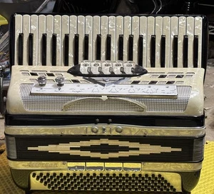 Accordion Iorio Piano Accordion Made in Italy White Microphone Pickup - Bild 1 von 15