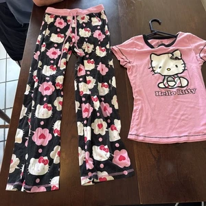 Hello Kitty Pajama Set Youth M Sleepwear - Picture 1 of 9