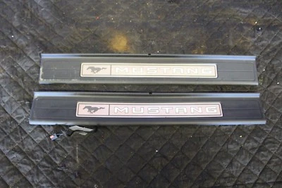 2018 FORD MUSTANG GT COYOTE V8 OEM FACTORY LH RH ILLUMINATION SCUFF PLATES #1134 - Image 1 of 4