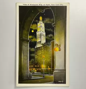 New York Woolworth edificio di notte luna piena attraverso l'arco municipale cartolina UNP A5 - Foto 1 di 3