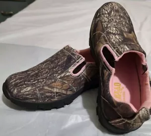 RED HEAD SZ 7MEDIUM CAMO SHOES WOMENS PINK TRIM & INTERIOR BLACK SOLES HIKING - Picture 1 of 9