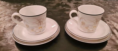 ROYAL DOULTON FRESH FLOWERS HAMPSTEAD PAIR OF TRIOS (6 PIECES) LS1053 - Image 1 of 2