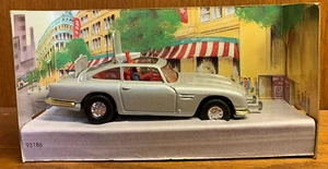 Vintage Corgi 271 James Bond 007 Aston Martin DB5 Silver (Box doesn't match) - Picture 1 of 4