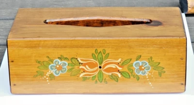 Cubierta de caja de pañuelos decorativos de madera pintada a mano hecha a mano. Rectángulo de madera maciza Foto 1 de 4