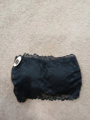 Sujetador grande sin tirantes con bandeau acolchado negro de encaje  Foto 1 de 4