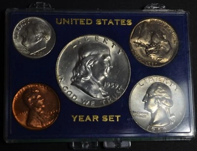 1959-D US MINT UNC SET IN HOLDER UNITED STATES YEAR SET SILVER COINS ALL UNC - Image 1 of 2