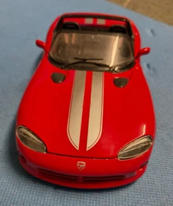 Dodge Viper spider, modello RT/10, scala 1:18, marca Burago di colore rosso. - Foto 1 di 5