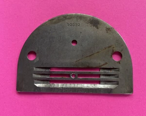 *GEBRAUCHT* 52032-SINGER-NADELHALSPLATTE FÜR NÄHMASCHINEN* - Bild 1 von 3