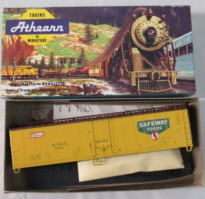 HO Athearn KIT #1629 50' Yellow SAFEWAY Mechanical Reefer NADX 2615 - Image 1 of 4
