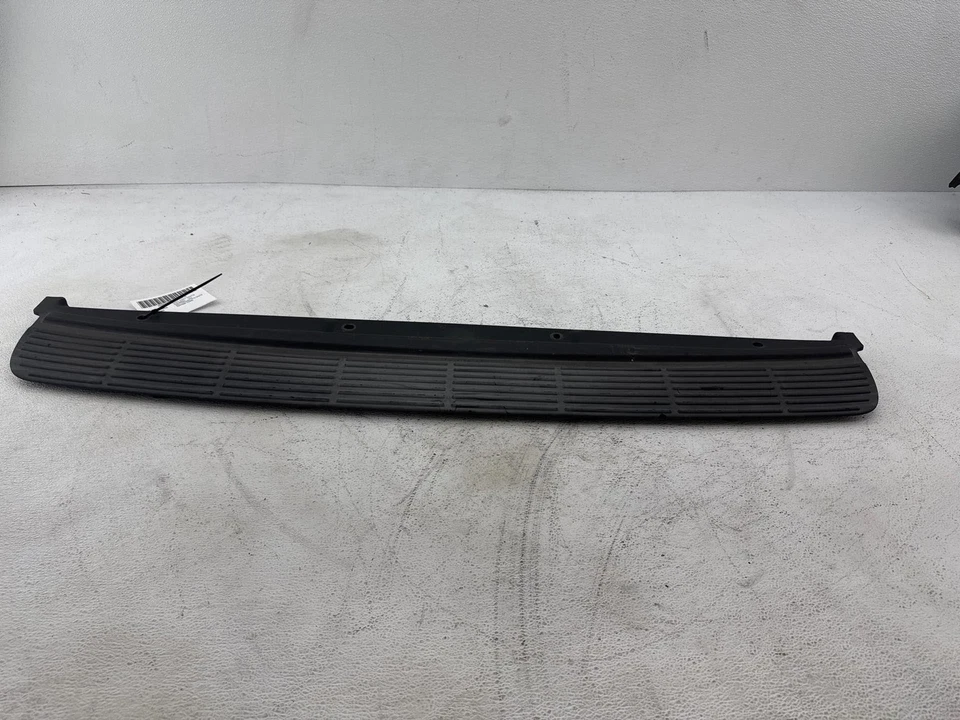 2000 Saturn Sw2 tampa de almofada de para-choque traseiro fabricante de equipamento original - Imagem 1 de 4