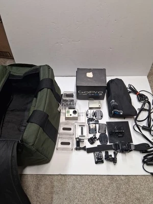 Cámara de acción GoPro Hero 1ª generación YHDC5170 + estuche impermeable y accesorios.  Foto 1 de 4