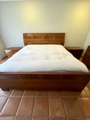 Colección de dormitorio de grupo Alf 2007 de colección, cama king size, 2 mesitas de noche, tocador, espejo Foto 1 de 4