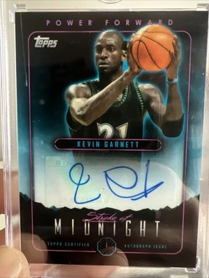 Autógrafos Topps Midnight - Stroke of Midnight 2023-24 Kevin Garnett #SMA-KG  Foto 1 de 2