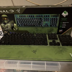 Razer BlackWidow V3 Halo Infinite Edition Mechanical Gaming Keyboard - Photo 1/1