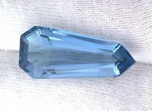 ONE 26mm x 11.5mm Kite Synthetic Blue London Topaz Lab Grown Gemstone EBS8529 - Picture 1 of 1